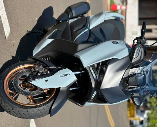 YAMAHA XMAX 300 CONNECTED ABS 